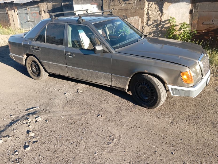 Мерседес 124 продам.