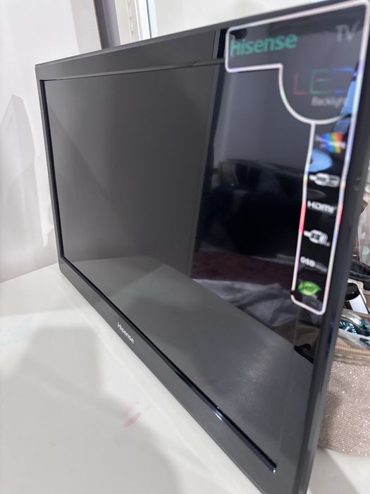 Телевизор Hisense + приставка (цифровое тв)