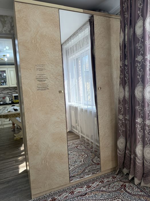 Продам спальный гарнитур