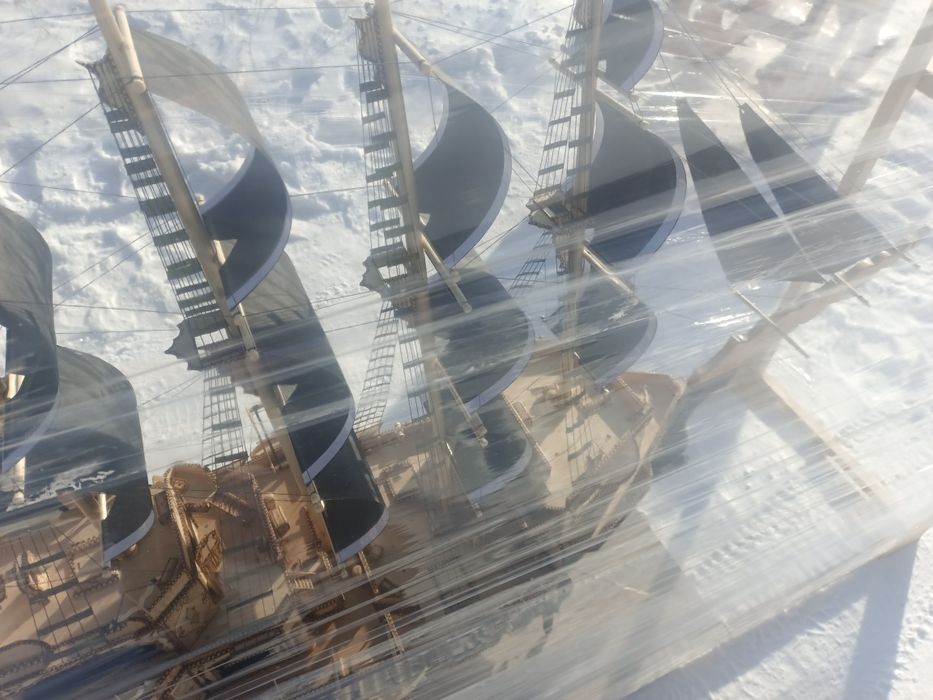 Продаётся эксклюзивный деревянный парусник