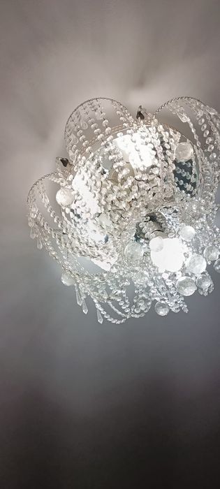 Продается люстра. Б/у, но в хорошем состоянии.