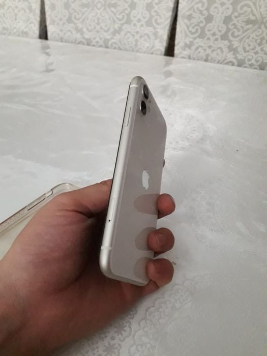 Продется iPhone 11 с гарантией