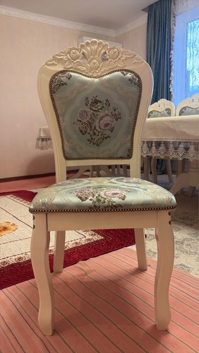 Продам стол со стульями