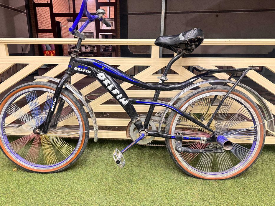 Delfin brendi ostida ishlab chiqarilgan BMX velosipedidi
