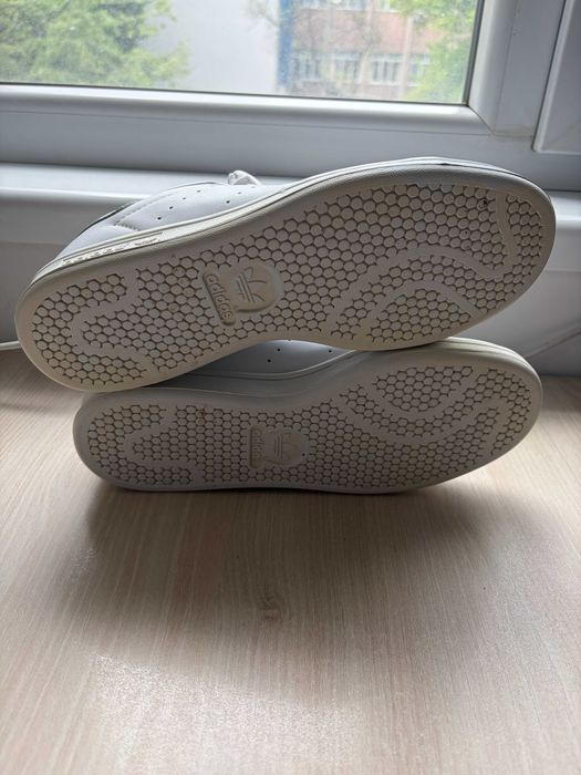 Продавам маратонки Adidas Stan Smith номер 41