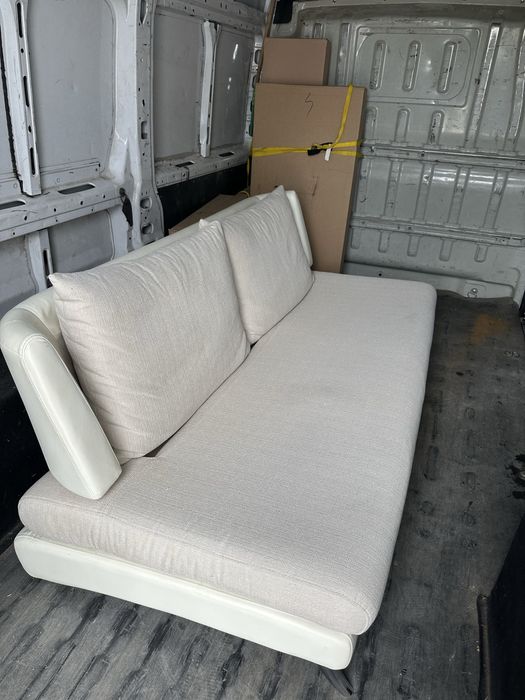 Vand canapea si transport la domiciliu