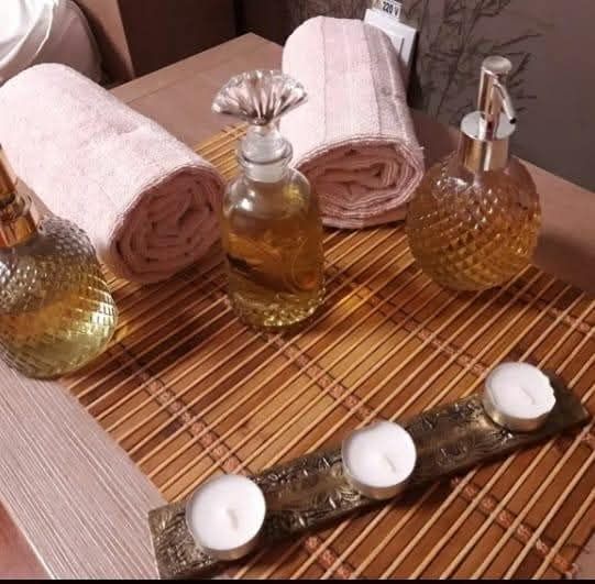 Doar pentru Doamne și domnișoare.