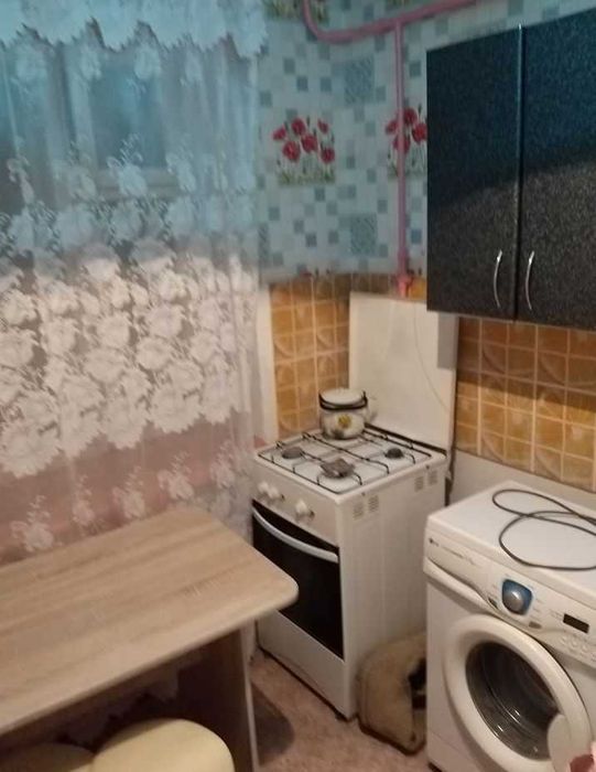 Продам 1 ккв в центре пр Абая на 1 этаже,дом модернизирован 2021 год