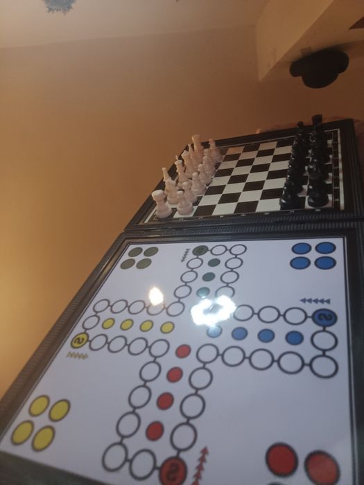 Магнитна дъска за шах и други игри