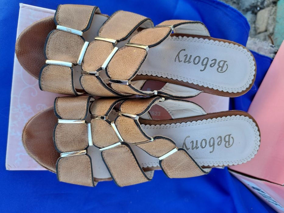 Босоножки 38размера