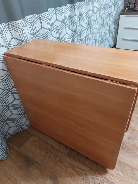 Продам стол книжка