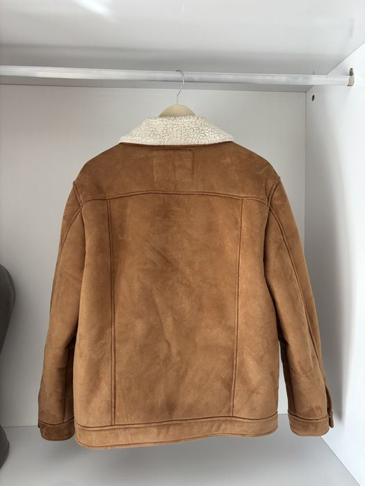 Vând geaca de bărbați bershka
