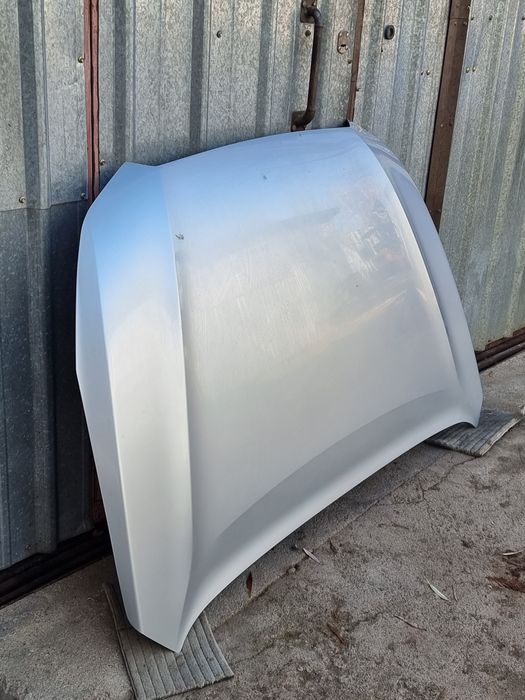 Капот на  Subaru Outback BR.