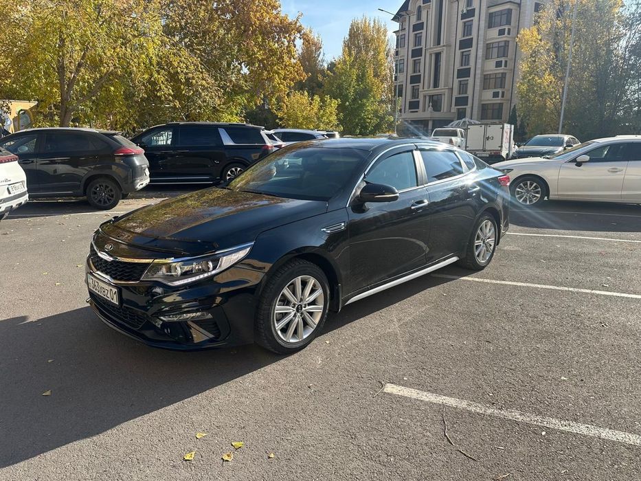 Продам машину КИЯ Оптима