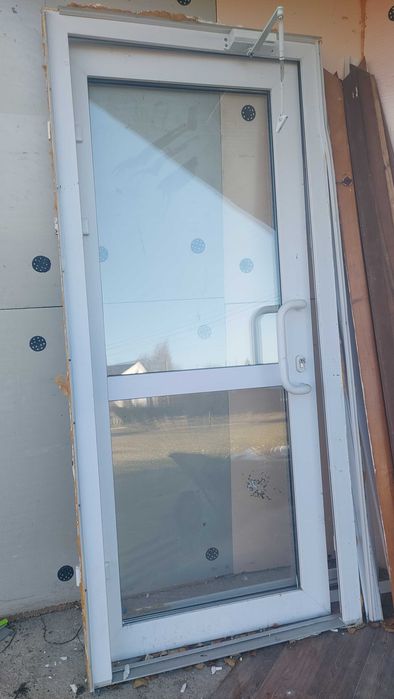 Дверь пластиковая