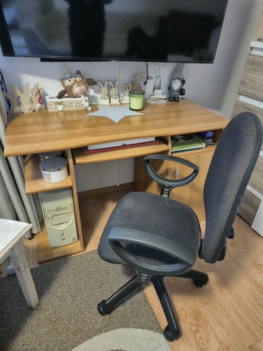 Birou cu scaun ,utilizat