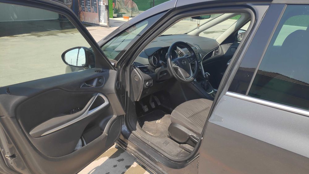Opel Zafira 2013  2.0CDTI
