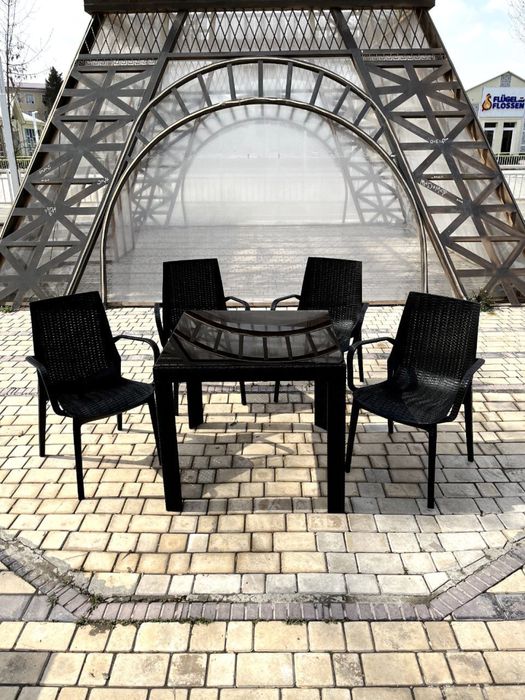 Столы и стулья для кафе , сада и дачи