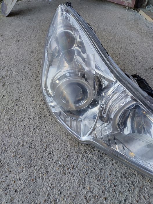 Десен фар Субару аутбек 2009-2014