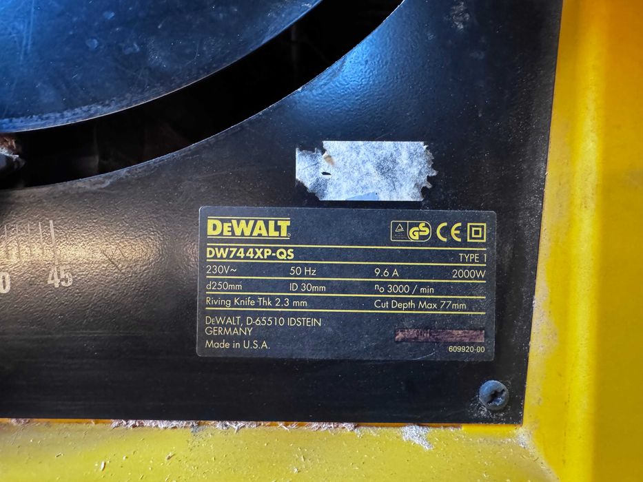 Circular Dewalt dw744XP-QS