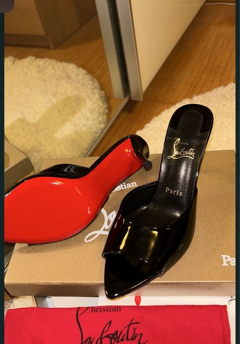 Saboti Christian Louboutin piele naturala pe stoc