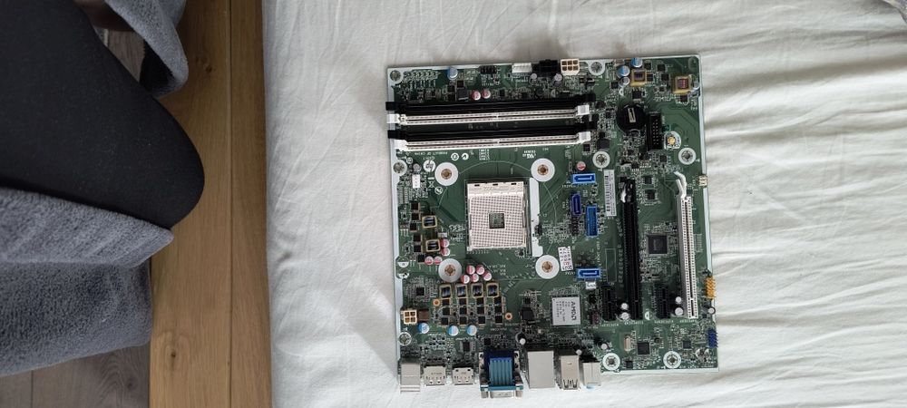 Placă de bază HP Erica 5 (Socket AM4) – Defectă / Pentru piese