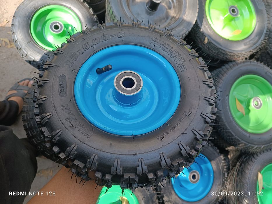 Arava va skuterlar balonlari