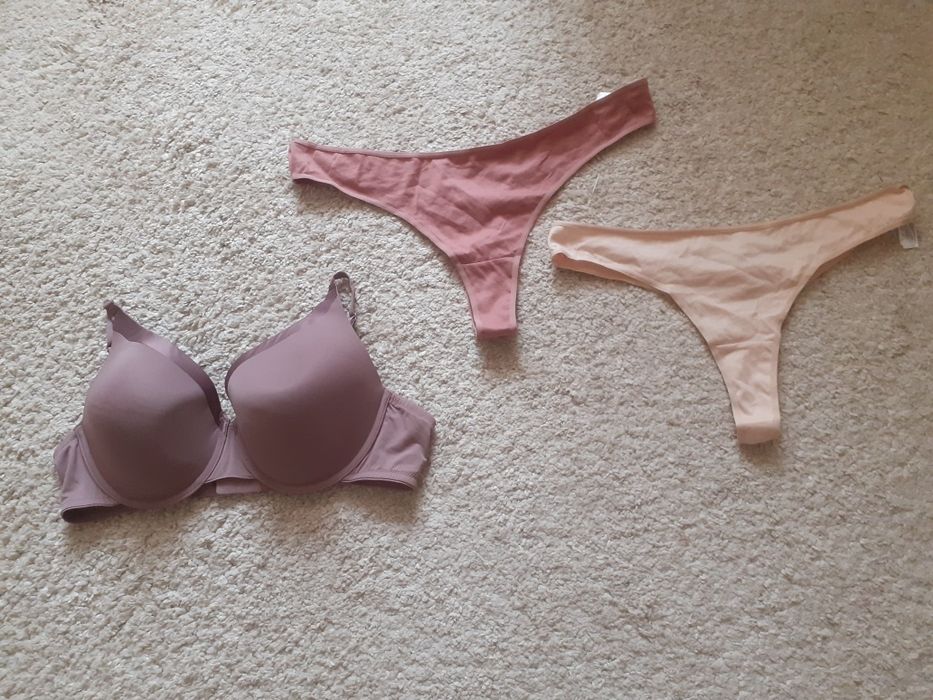 Oferta Primark : sutien +2 perechi chiloti tanga