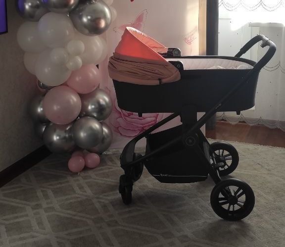 Продам коляску, шезлонг в подарок