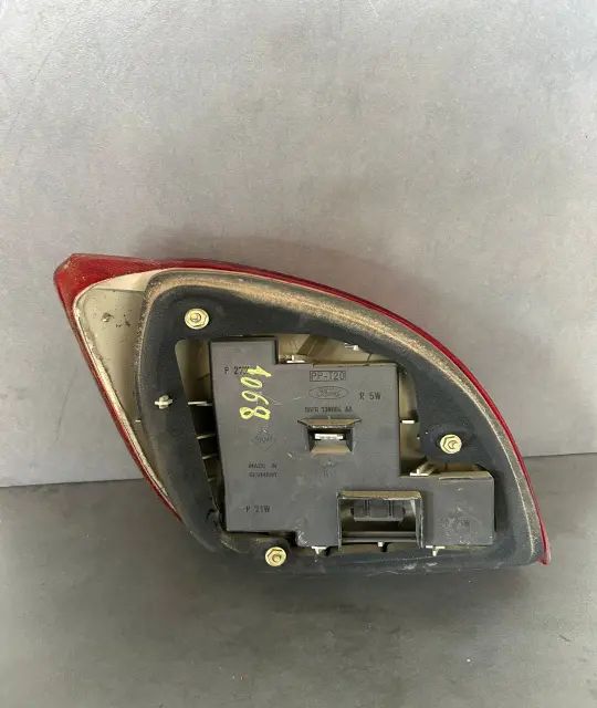 Lampa / Tripla stop dreapta pe aripa Ford Fiesta 1997 1.25 MT (75 hp)