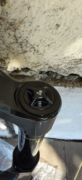 Нова Вилка Rockshox ZEB Base Rush RC 29" DebonAir+ 160mm 15x110mm