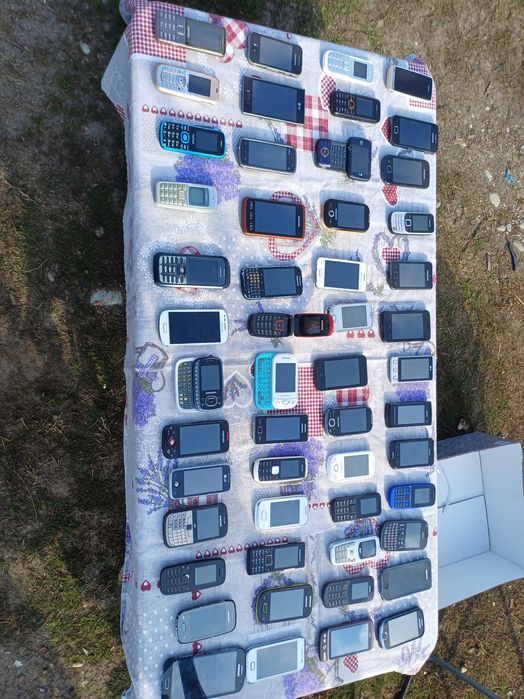 Okazie ! 53 telefoane functionale !