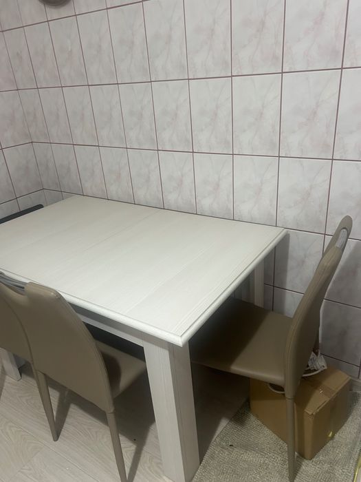 masa extensibila cu 6scaune