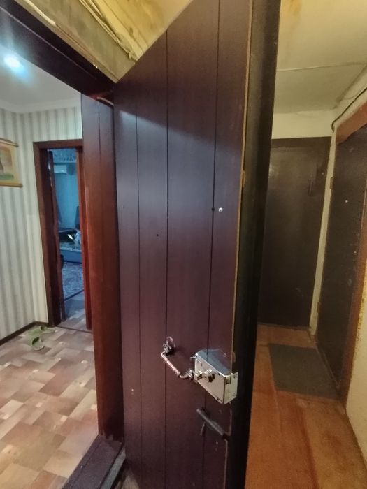 Продам железную дверь