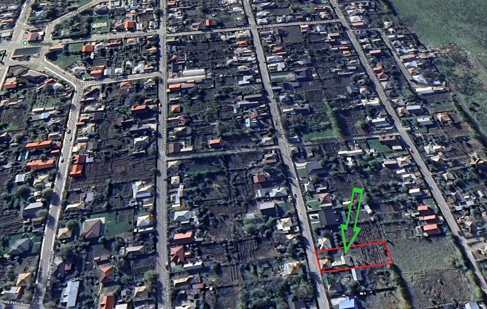 Casa + anexe gospodaresti cu teren de 1000 mp