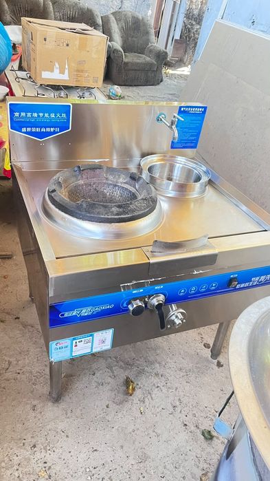 Срочно продам холодильники, плиты, столы