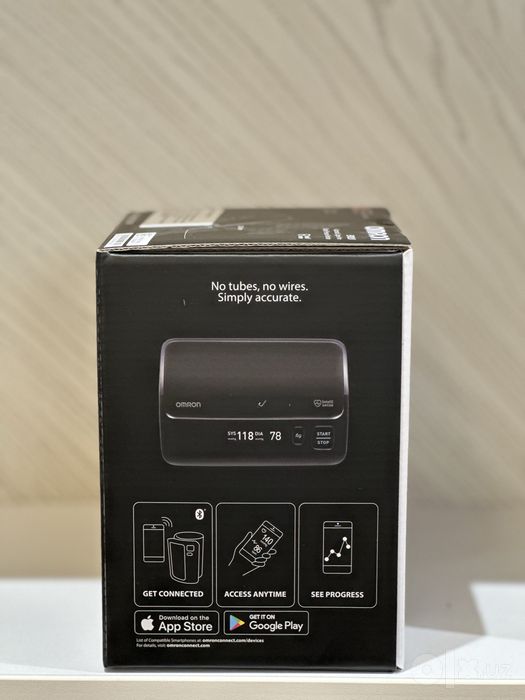 OMRON EVOLV HEM-7600T-E Made in Japan | Bluetooth | 22-42 см