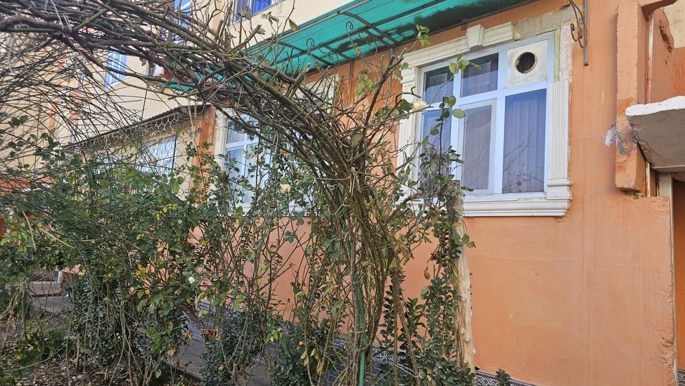 Srochna 3 xonali uy sotiladi