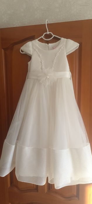 Продам платье на девочку