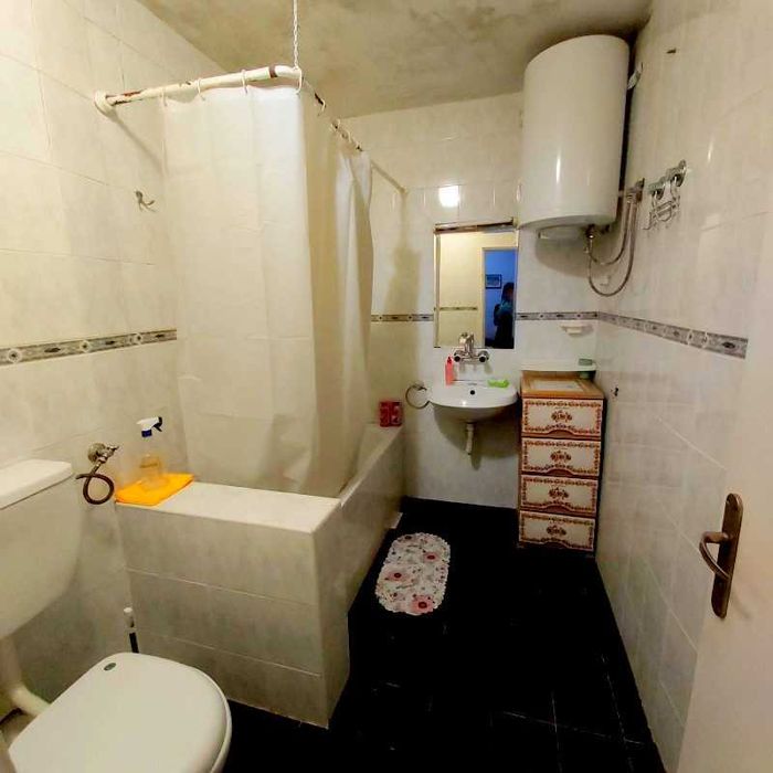 Дава се под наем Тристаен апартамент в Бургас, Център - 90 кв.м за 408 € - Снимка #4