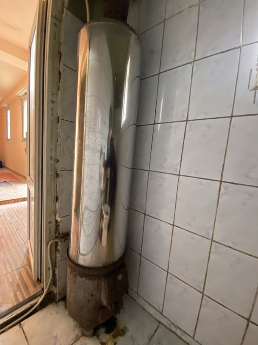 Vand boiler inox, s a folosit cu lemne, 700ron, pretul este negociabil