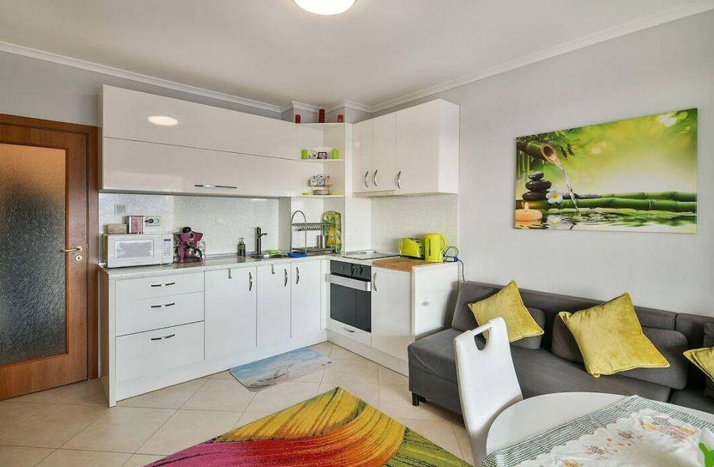 Дава се под наем Тристаен апартамент в Варна, Бриз - 68 кв.м за 600 € - Снимка #1