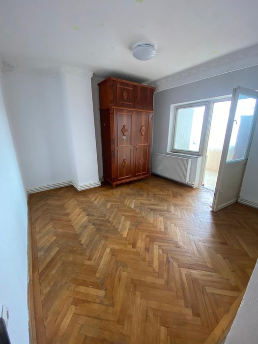 Apatamanet 3 camere, zona Garii