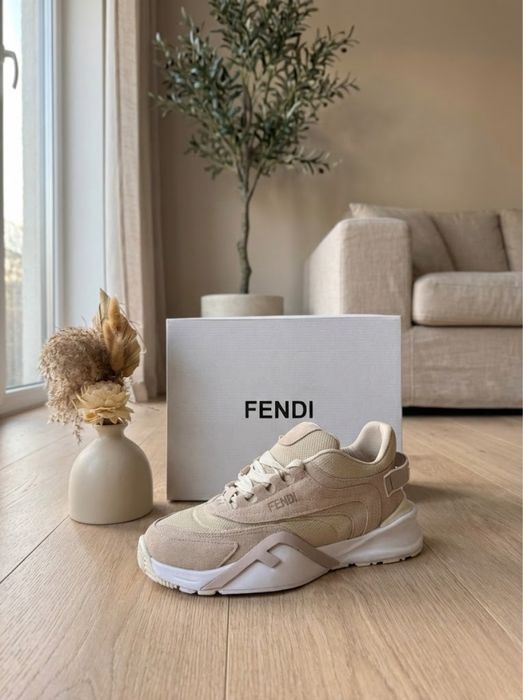 Adidasi F E N D I Flow Low Top Bej