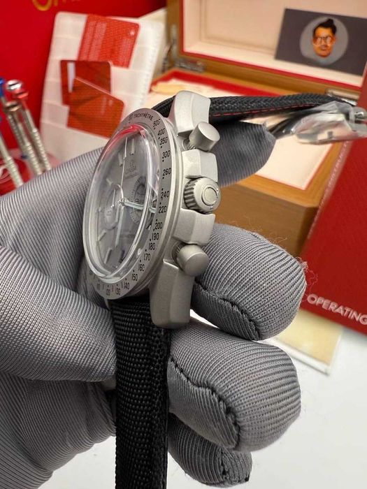 Omega Speedmaster сив мат