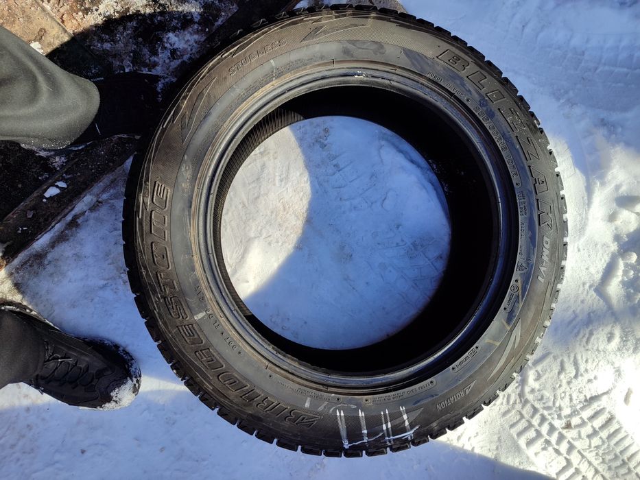 Шины зимние Bridgestone Blizzak 235/60/18