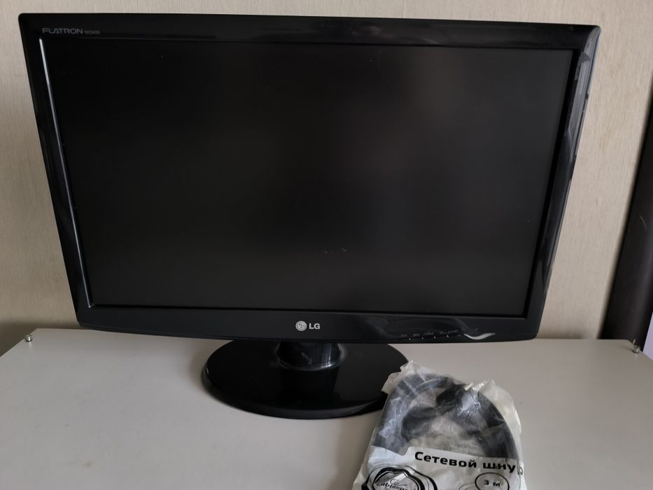 Монитор LG 23 дюима и модемы (цена за все)