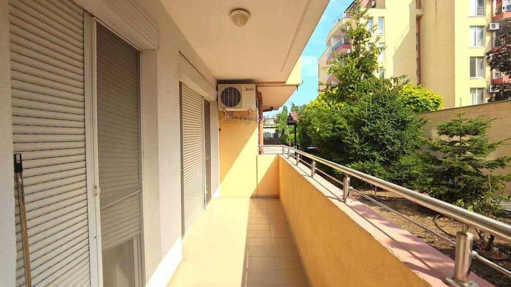 ТОП ОФЕРТА / Голям двустаен в центъра, за 6 човека,  басейн и веранда