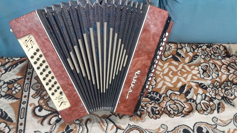 Гармонь Чайка 2. Продам
