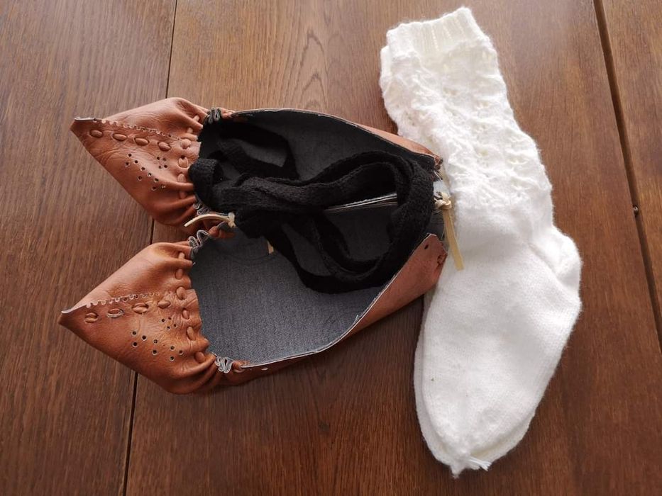 Opinci cu ciorapi crosetati manual